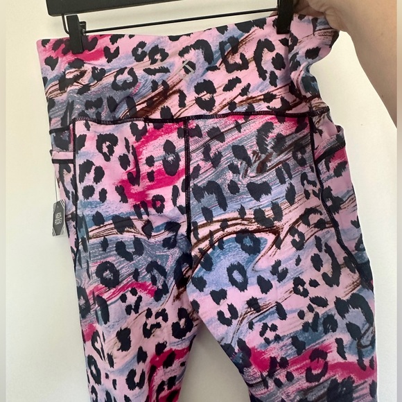 NWT BSP Better Sports Performance Leggings leopard 2x - Picture 3 of 3